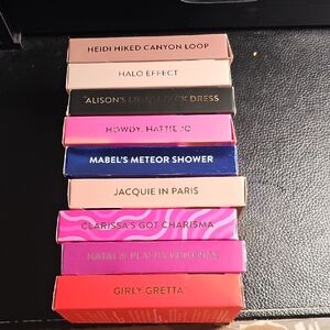 Red Aspen nail dashes Press-On Nails Set - Vibrant Collection Set of 9 Round